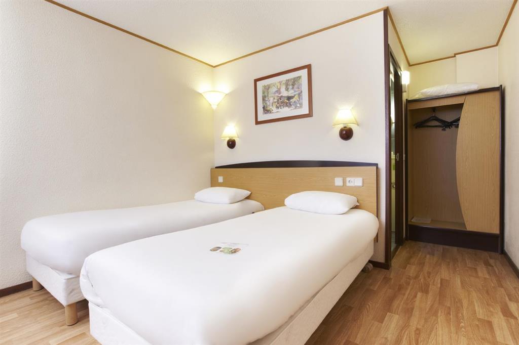 คัมปานีลโฮเต็ลแอนด์เรสเทอรอง เกาด้า Hotel เกาดา ภายนอก รูปภาพ